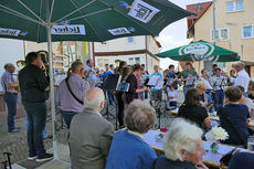 Sommerserenade vor dem "Chorfürst" (Foto: Karl-Franz Thiede)